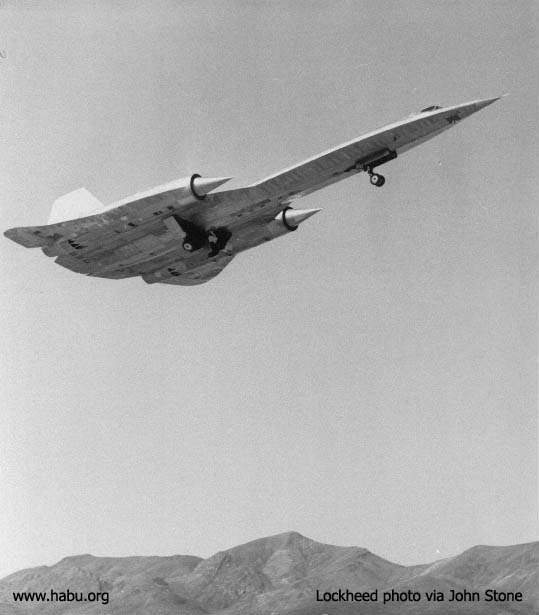 924 takes off on her official maiden flight, flown by Lou Schalk; Lockheed photo via John Stone