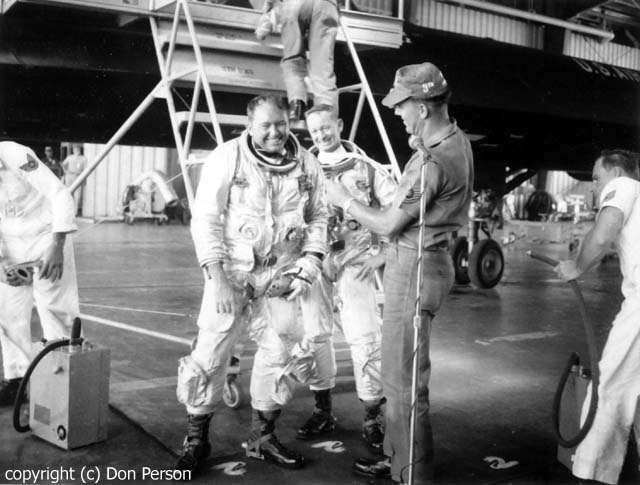 George Bull getting his tie cut by crew chief Don Person