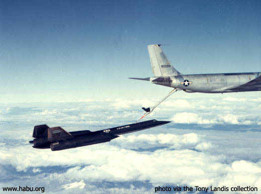 925 in flight - photo courtesy of the Tony Landis collection