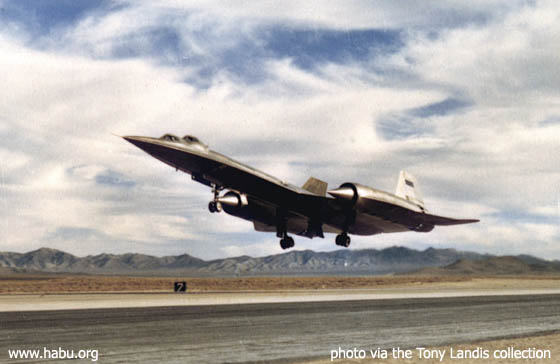 927 takes off from Groom Dry Lake - photo courtesy of the Tony Landis collection