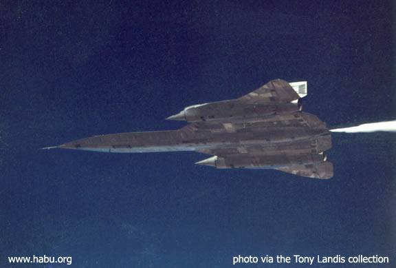 924 dumping fuel in flight; photo via the Tony Landis collection