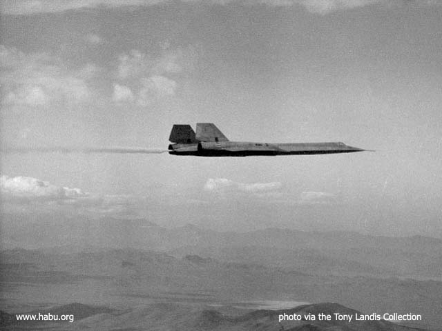 924 dumping fuel in flight; photo via the Tony Landis collection