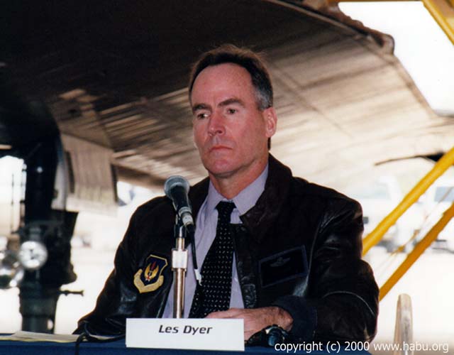 Pilot Les Dyer